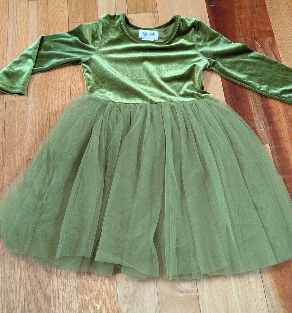 Size 7 Green Taylor Joelle Christmas Dress